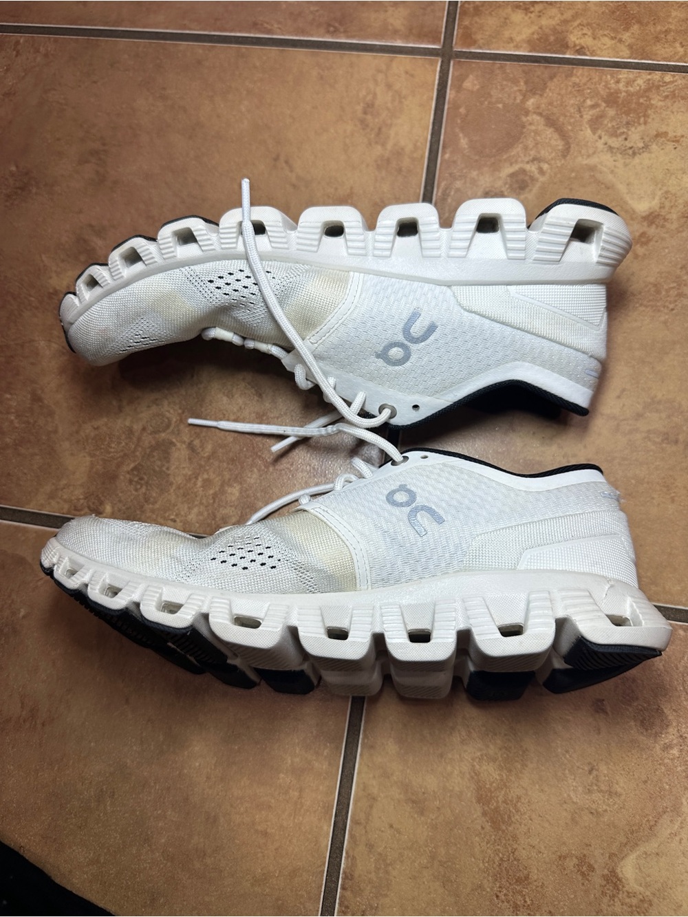 On Running Cloud X Women's Athletic Shoes in White and Black - 8 - Picture 8 of 10
